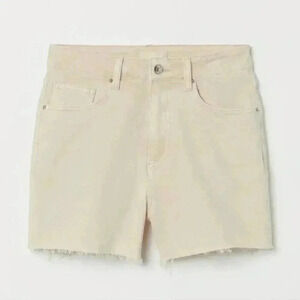 NWT H&M Plus size jeans short color peach size 18  stretch and High Waist